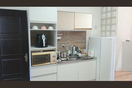 Cozinha de apartamento à venda com 1 quarto, 30m² em Igará, Canoas