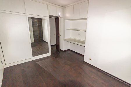 Casa à venda com 310m², 4 quartos e 2 vagasQuarto 2