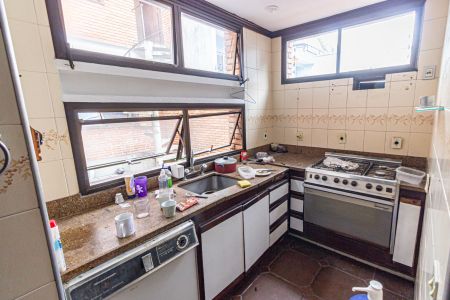 Casa à venda com 310m², 4 quartos e 2 vagasCozinha