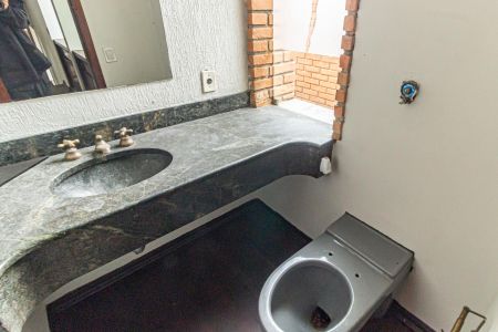 Casa à venda com 310m², 4 quartos e 2 vagasLavabo