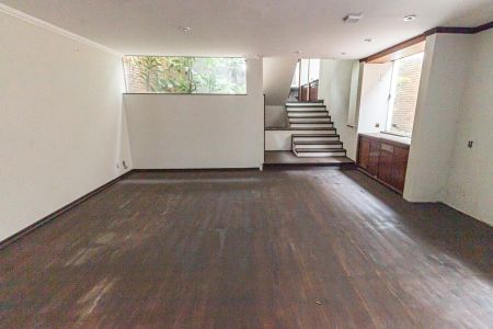 Casa à venda com 310m², 4 quartos e 2 vagasSala