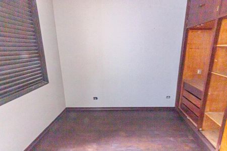 Casa à venda com 310m², 4 quartos e 2 vagasSuíte 2