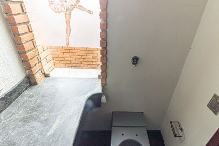 Casa à venda com 310m², 4 quartos e 2 vagasLavabo