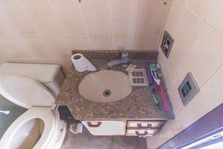 Casa à venda com 310m², 4 quartos e 2 vagasBanheiro de Serviço
