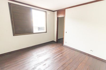 Casa à venda com 310m², 4 quartos e 2 vagasSuíte 1