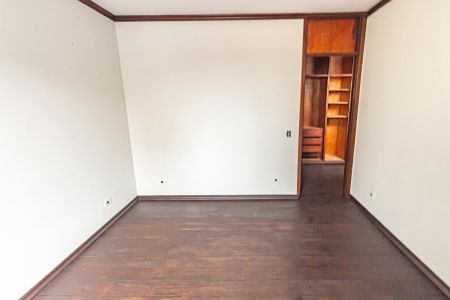 Casa à venda com 310m², 4 quartos e 2 vagasSuíte 1