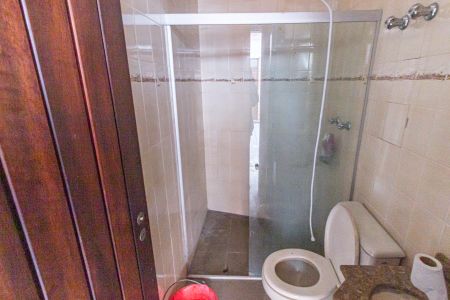 Casa à venda com 310m², 4 quartos e 2 vagasBanheiro de Serviço