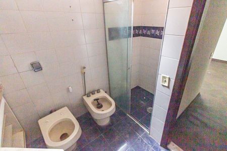 Casa à venda com 310m², 4 quartos e 2 vagasBanheiro