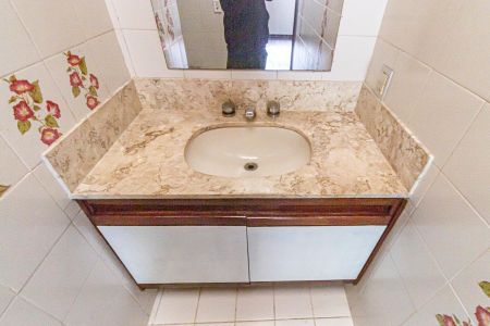 Casa à venda com 310m², 4 quartos e 2 vagasBanheiro da Suíte 2