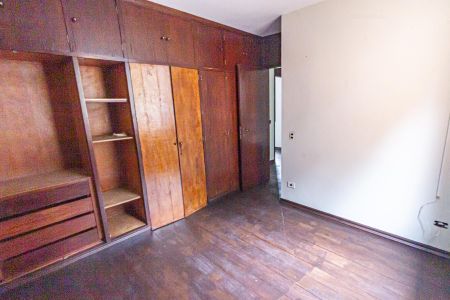 Casa à venda com 310m², 4 quartos e 2 vagasSuíte 2