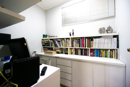 Apartamento à venda com 110m², 3 quartos e 2 vagas Apartamento à venda com 110m², 3 quartos e 2 vagasEscritório