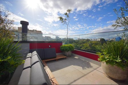 Apartamento para alugar com 32m², 1 quarto e 1 vaga Apartamento para alugar com 32m², 1 quarto e 1 vagaRooftop