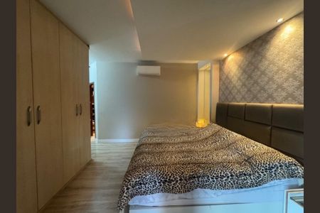 Casa de condomínio à venda com 480m², 4 quartos e 4 vagas Casa de condomínio à venda com 480m², 4 quartos e 4 vagasFoto 35