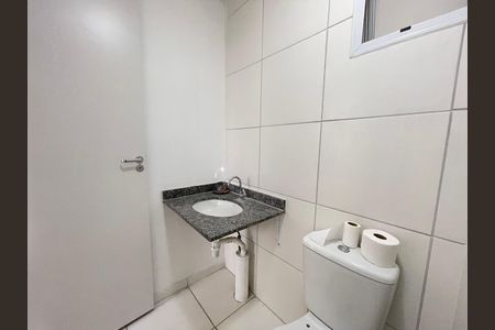 Apartamento para alugar com 48m², 2 quartos e 1 vaga Apartamento para alugar com 48m², 2 quartos e 1 vagaBanheiro Social
