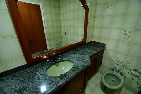 Apartamento para alugar com 174m², 3 quartos e 2 vagasBanheiro Suíte