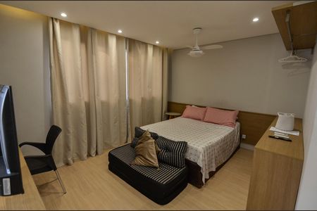 Studio para alugar com 32m², 1 quarto e sem vaga Studio para alugar com 32m², 1 quarto e sem vagaSala/Quarto