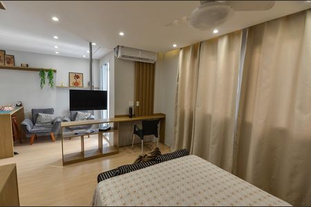 Studio para alugar com 32m², 1 quarto e sem vaga Studio para alugar com 32m², 1 quarto e sem vagaSala/Quarto