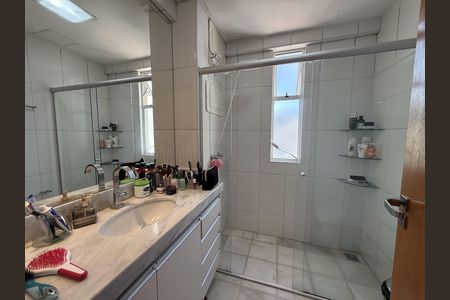 Apartamento à venda com 76m², 2 quartos e 2 vagas Apartamento à venda com 76m², 2 quartos e 2 vagasBanheiro