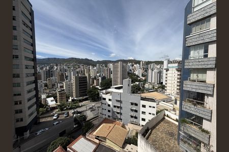 Apartamento à venda com 76m², 2 quartos e 2 vagas Apartamento à venda com 76m², 2 quartos e 2 vagasVista