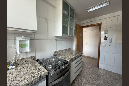 Cozinha de apartamento à venda com 2 quartos, 76m² em São Pedro, Belo Horizonte
