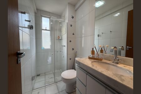 Apartamento à venda com 76m², 2 quartos e 2 vagas Apartamento à venda com 76m², 2 quartos e 2 vagasBanheiro