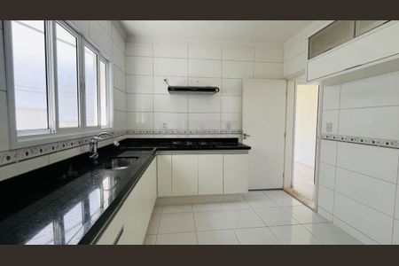 Casa para alugar com 3 quartos, 188m² em Lenheiro, Valinhos