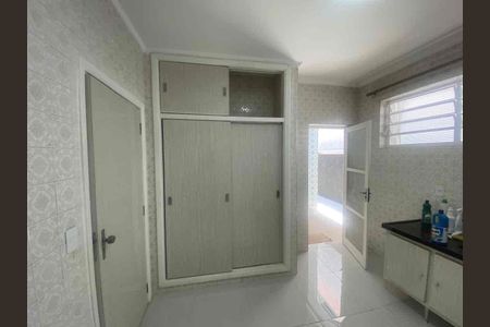 Casa para alugar com 260m², 5 quartos e sem vaga