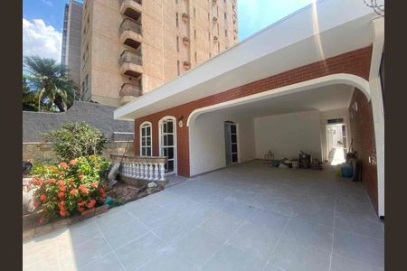 Casa para alugar com 260m², 5 quartos e sem vaga