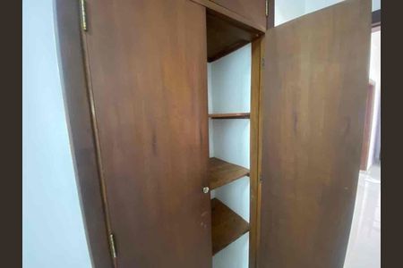 Casa para alugar com 260m², 5 quartos e sem vaga