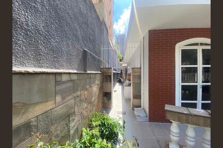 Casa para alugar com 260m², 5 quartos e sem vaga