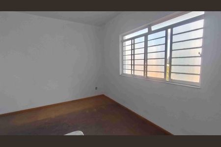 Casa para alugar com 217m², 3 quartos e 3 vagas