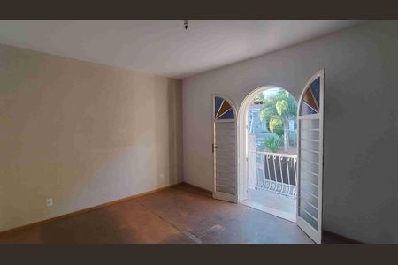 Casa para alugar com 217m², 3 quartos e 3 vagas