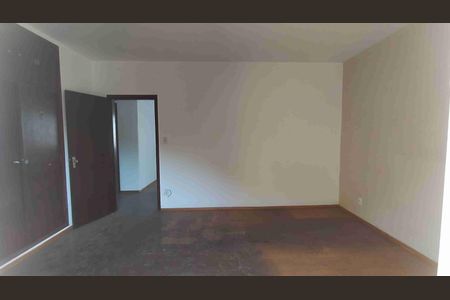 Casa para alugar com 217m², 3 quartos e 3 vagas