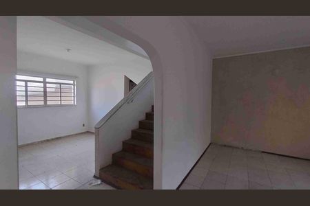 Casa para alugar com 217m², 3 quartos e 3 vagas