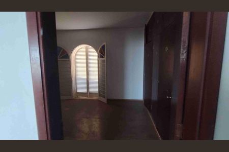 Casa para alugar com 217m², 3 quartos e 3 vagas
