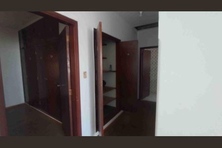 Casa para alugar com 217m², 3 quartos e 3 vagas