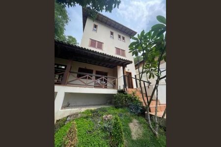 Casa para alugar com 326m², 3 quartos e 2 vagas