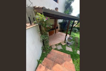 Casa para alugar com 326m², 3 quartos e 2 vagas