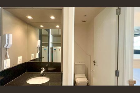Studio para alugar com 33m², 1 quarto e sem vaga Studio para alugar com 33m², 1 quarto e sem vagaBanheiro