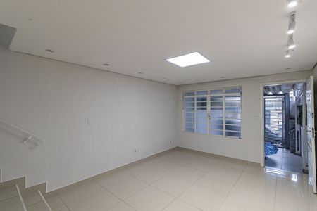 Sala de casa para alugar com 2 quartos, 52m² em Vila Rio Branco, São Paulo