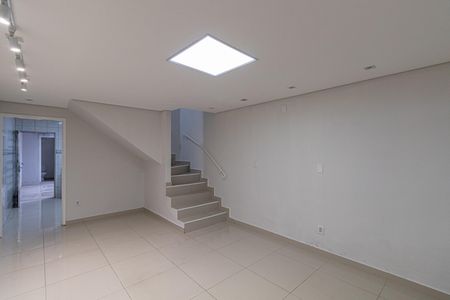 Casa para alugar com 52m², 2 quartos e 1 vagaSala