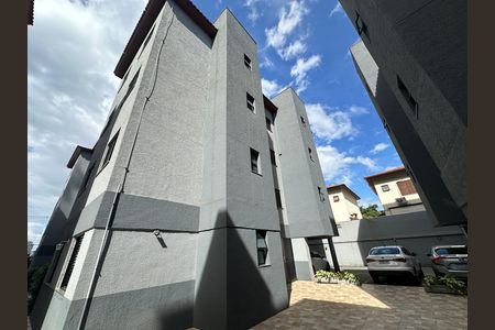 Apartamento à venda com 70m², 3 quartos e 1 vaga Apartamento à venda com 70m², 3 quartos e 1 vagaFachada