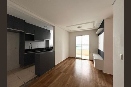 Sala  de apartamento para alugar com 3 quartos, 65m² em Vila Ipojuca, São Paulo