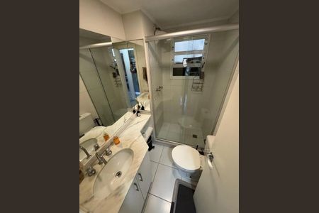 Banheiro de apartamento para alugar com 1 quarto, 59m² em Tristeza, Porto Alegre