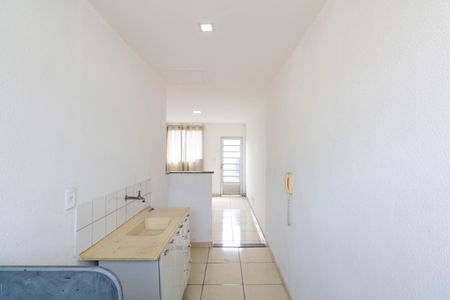 Apartamento para alugar com 48m², 2 quartos e 1 vaga Apartamento para alugar com 48m², 2 quartos e 1 vagaCozinha e Área de Serviço