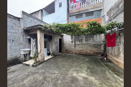 Casa à venda com 240m², 2 quartos e 1 vaga Casa à venda com 240m², 2 quartos e 1 vagaQuintal