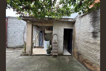 Casa à venda com 240m², 2 quartos e 1 vaga Casa à venda com 240m², 2 quartos e 1 vagaQuintal