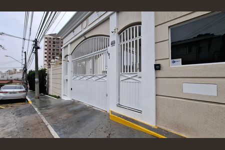 Casa à venda com 120m², 3 quartos e 2 vagas Casa à venda com 120m², 3 quartos e 2 vagasFachada