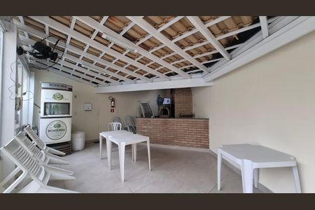 Casa à venda com 120m², 3 quartos e 2 vagas Casa à venda com 120m², 3 quartos e 2 vagasÁrea comum - Churrasqueira