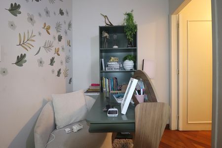 Casa à venda com 120m², 3 quartos e 2 vagasHall dos Quartos